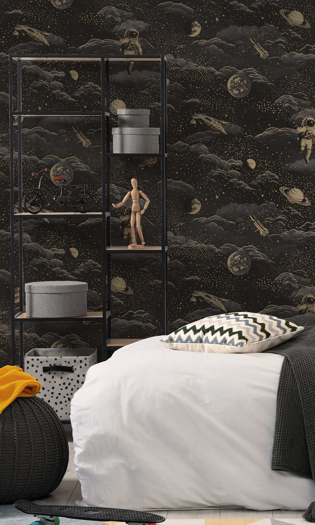 Adventure Awaits Lost In Space Black/Gold 14050